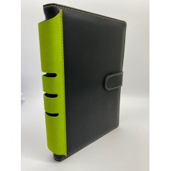 Agenda giornaliera 2025 sintetico chiusura fibbia 15x21cm A5 porta penna multilingua verde 1