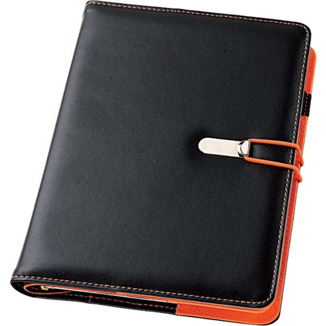 Agenda giornaliera 2026 similpelle chiusura fibbia 15x21cm A5 porta penna multilingua 1