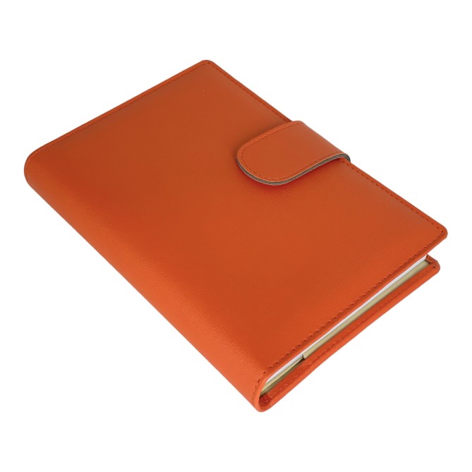 Agenda giornaliera 2026 similpelle chiusura fibbia 15x21cm A5 sab dom separati tasca porta penna multilingua arancione 3