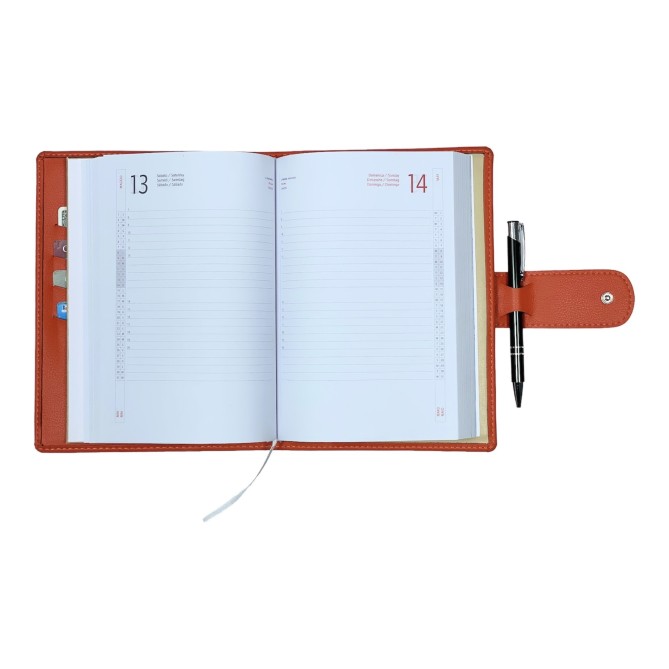 Agenda giornaliera 2026 similpelle chiusura fibbia 15x21cm A5 sab dom separati tasca porta penna multilingua arancione 8