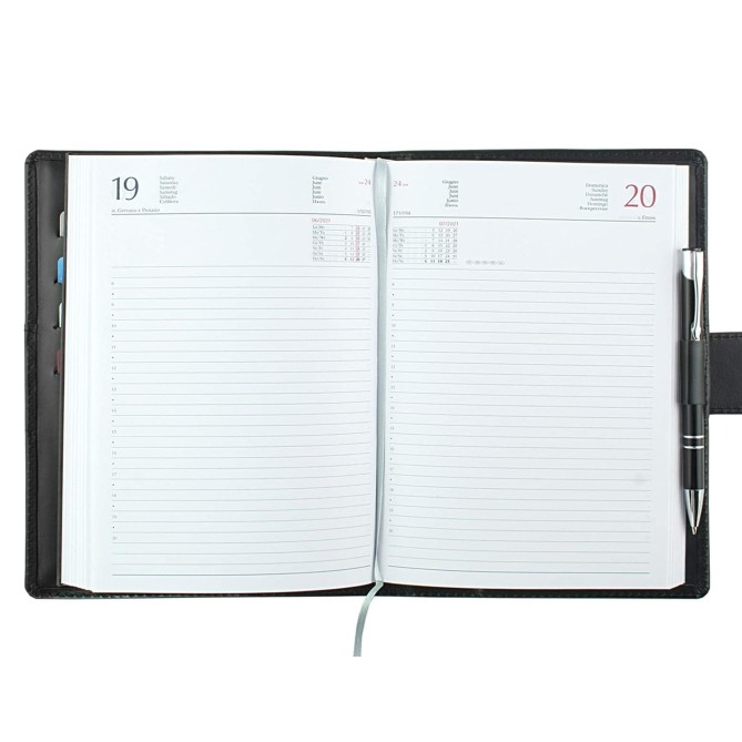 Agenda giornaliera 2026 vera pelle chiusura fibbia 15x21cm A5 tasca porta penna multilingua nero 7