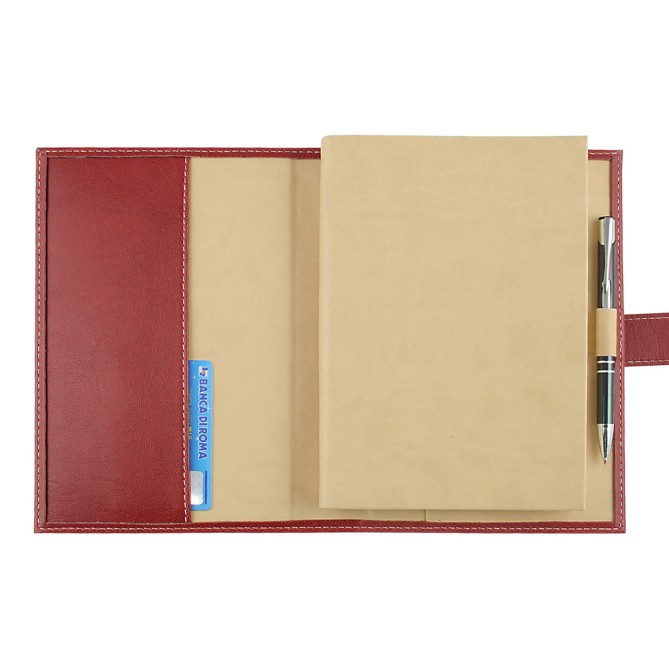 Agenda giornaliera 2026 similpelle chiusura zip 17x24cm sab dom separati tasca porta penna multilingua bordeaux 2
