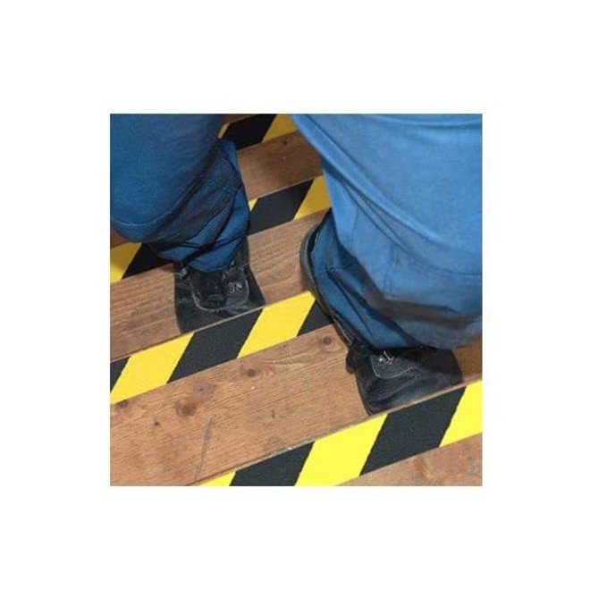 Nastro antiscivolo di sicurezza adesivo Giallo nero largo 5cm - per esterno - forte presa - METRI : 3