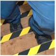 Nastro antiscivolo di sicurezza adesivo Giallo nero largo 5cm - per esterno - forte presa - METRI : 3