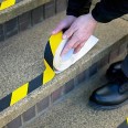 Nastro antiscivolo di sicurezza adesivo Giallo nero largo 5cm - per esterno - forte presa - METRI : 4