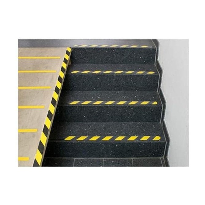 Nastro antiscivolo di sicurezza adesivo Giallo nero largo 5cm - per esterno - forte presa - METRI : 6