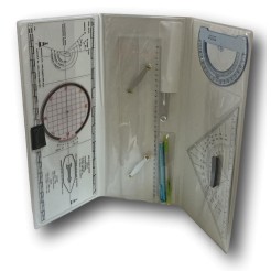 Set strumenti per nautica - compasso, squadretta, goniometro, righello a snodo, matite, in custodia 3 2